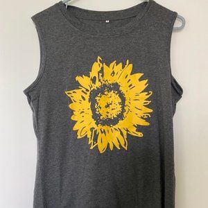 Miss Look women's sleeveless tee, size medium